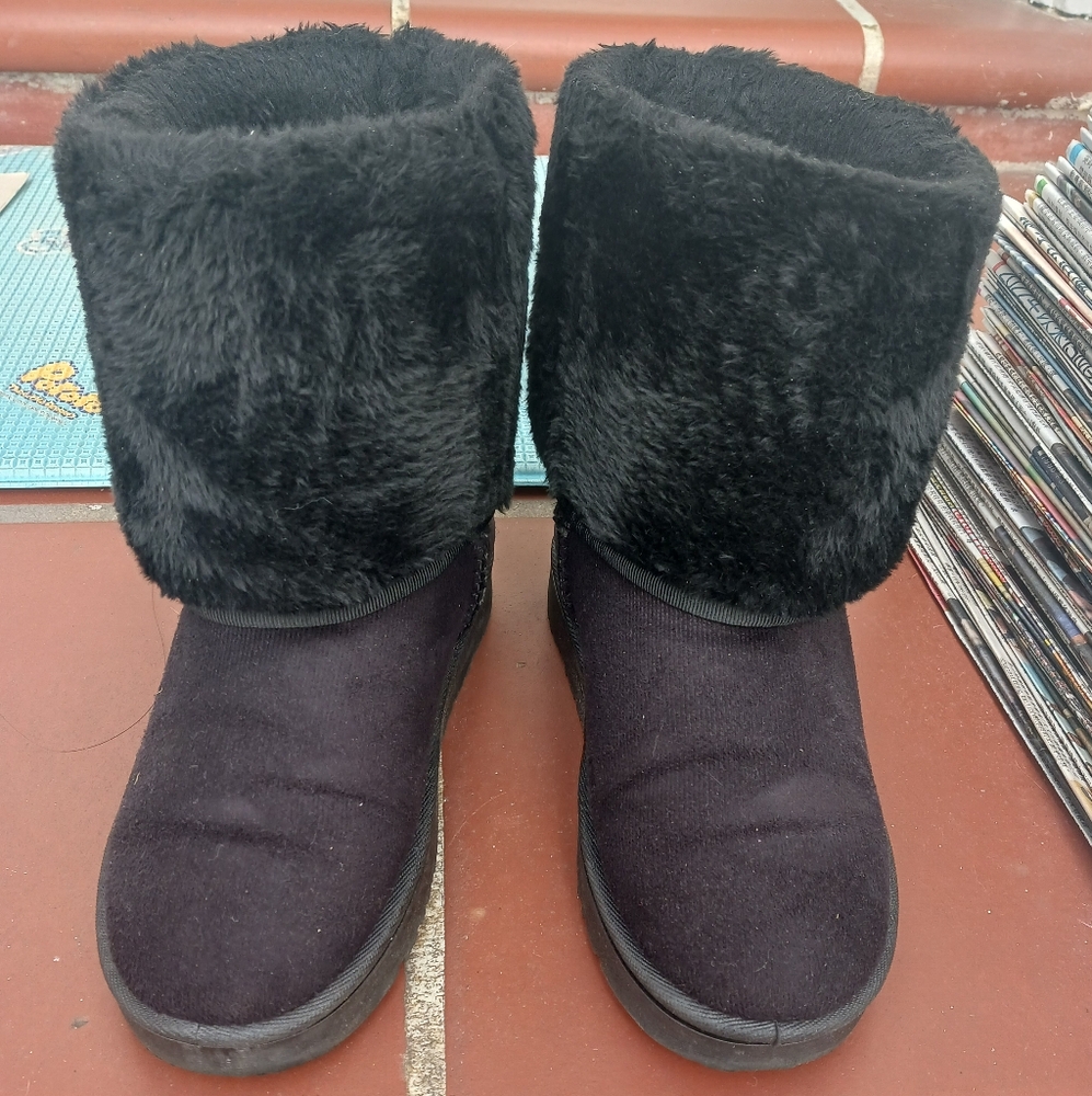 LIKE NEW Women's Fur Boots